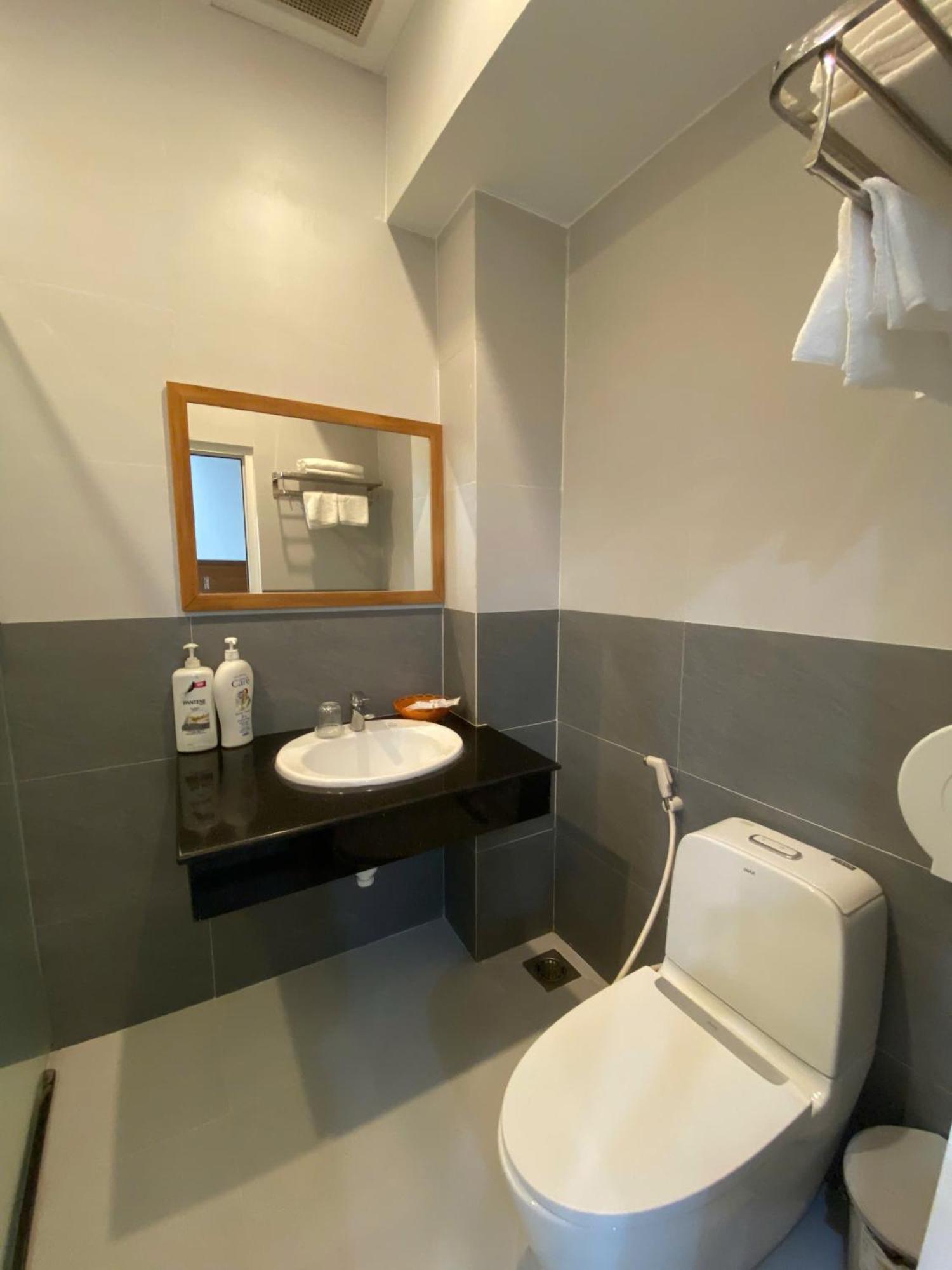 Phuc Hung 2 Hotel Ратьзя Екстер'єр фото