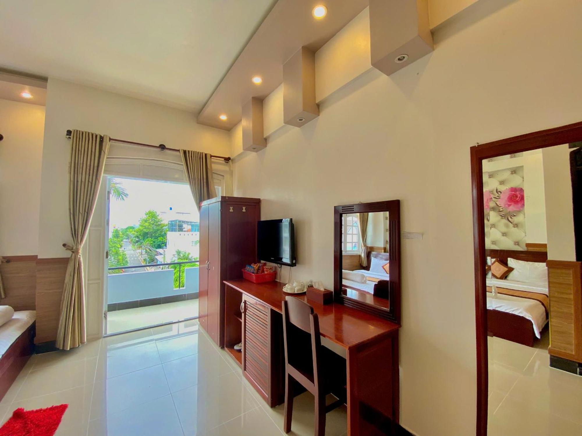 Phuc Hung 2 Hotel Ратьзя Екстер'єр фото