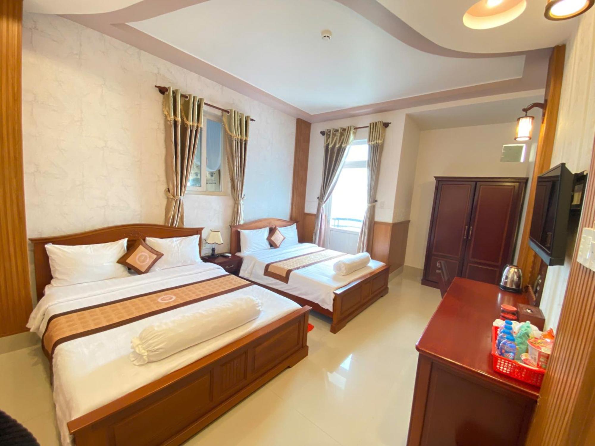 Phuc Hung 2 Hotel Ратьзя Екстер'єр фото
