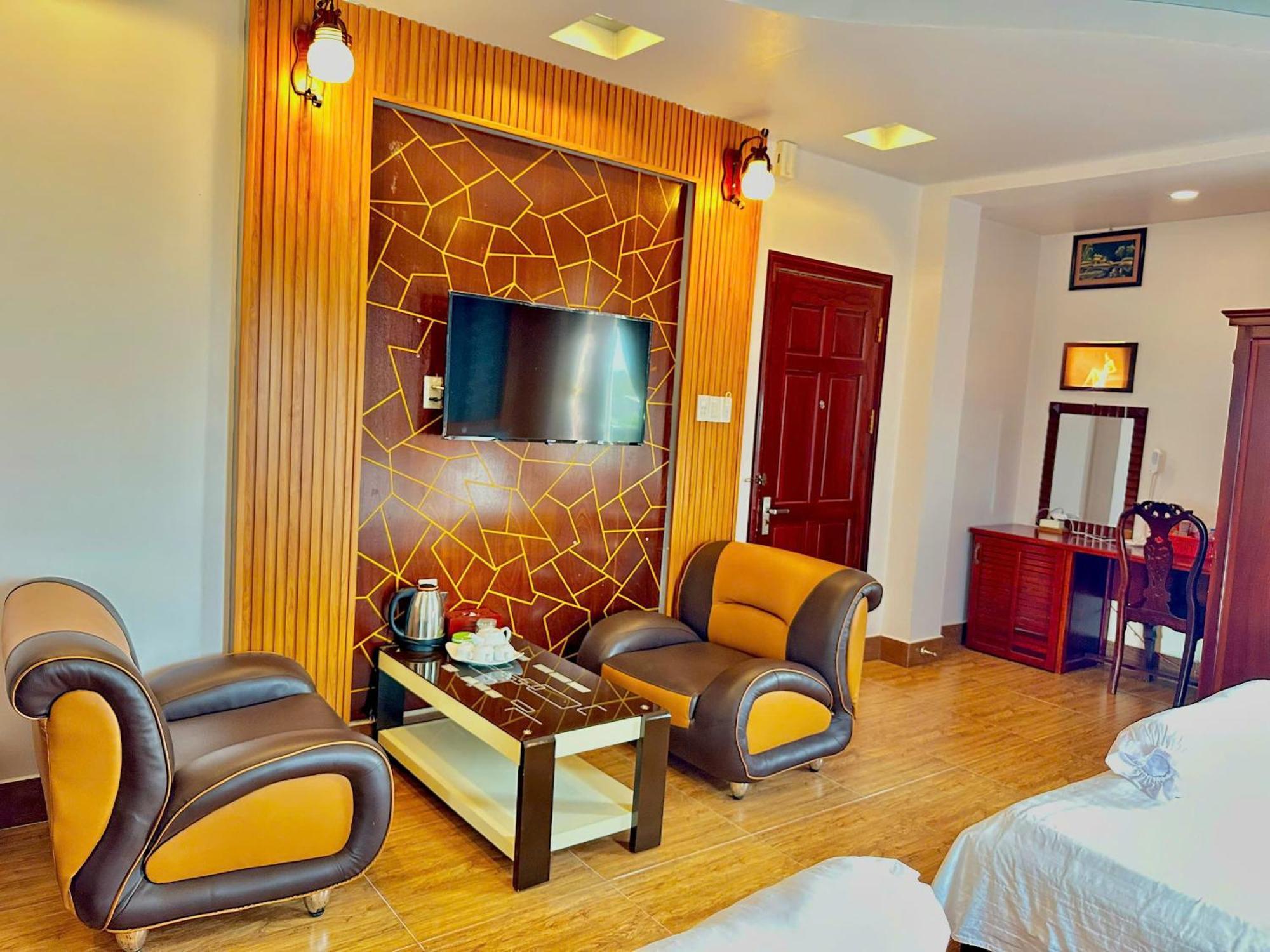 Phuc Hung 2 Hotel Ратьзя Екстер'єр фото